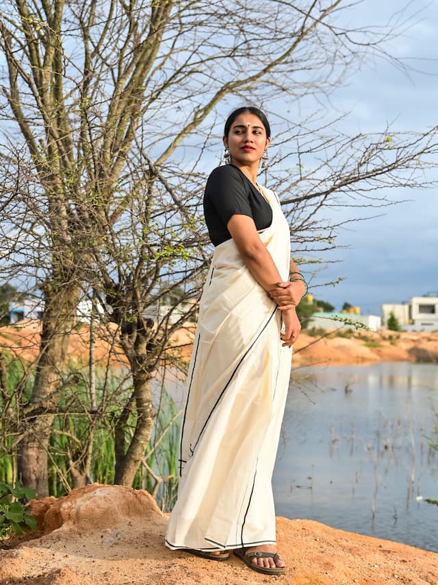 PULIYILAKARA SETTUMUNDU WITH BLOUSE